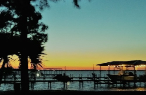 Oak Court Apartment | Speak Easy on Perdido Bay is Open for your "I got to get away"