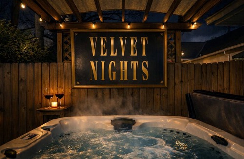 Murfreesboro Cottage | Speakeasy-Walk Downtown Murf-Hot Tub-Firepit-Pool