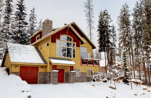 Panorama House | Spectacular Mountain Views | Private Hot Tub | Fire Pit | Central A/C