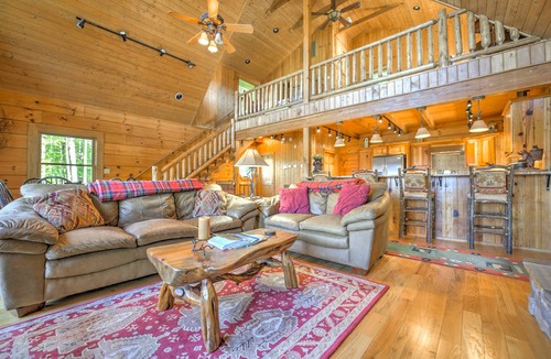 Cataloochee Ranch House | Spectacular Views, Privacy and Hot Tub