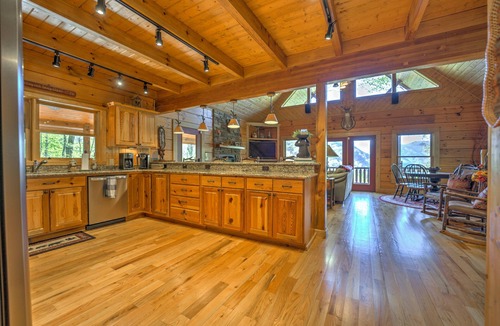 Cataloochee Ranch House | Spectacular Views, Privacy and Hot Tub