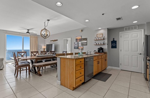 West Panama City Beach Condo | Splash Top-Floor Penthouse | 1800 sq. ft. | Free Beach Chairs!