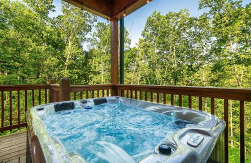 Sevierville House | Spring Break Cabin Indoor Pool Minutes to Dollywood