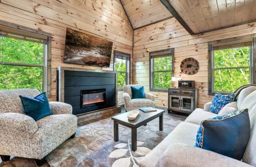 Sevierville House | Spring Break Cabin Indoor Pool Minutes to Dollywood
