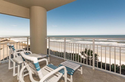 New Smyrna Beach Apartment | SR201 Surf Racquet Beautiful 3 bedroom 3 bath corner unit.