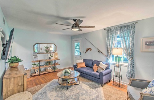 Saint Simons Heights Cottage | St Simons Cottage w/ Grill ~ 2 Mi to Beach!