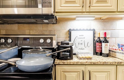Downtown Atlanta Condo | Stadium Walk | 2 Suites | Free Parking