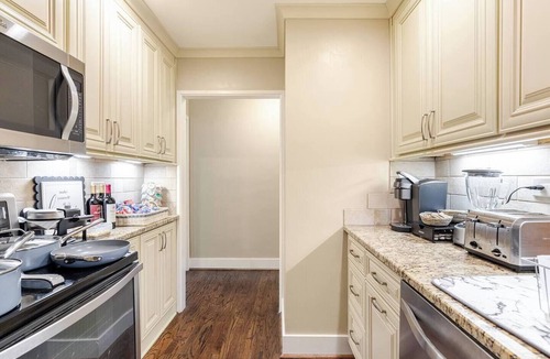 Downtown Atlanta Condo | Stadium Walk | 2 Suites | Free Parking