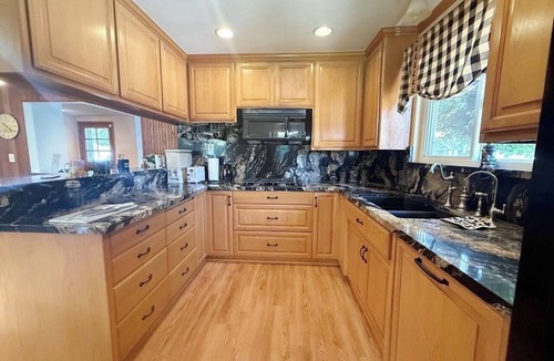 Southeast Anaheim House | Stay in the heart of Orange County! Minute to Disneyland, Little Saigon