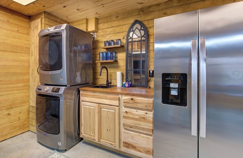 Cosby Cabin | Step back in time 3 bed 3 bath