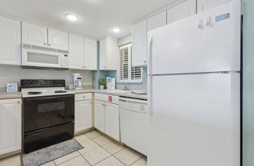 Fernandina Beach Condo | Step onto the beach from J1 Amelia South