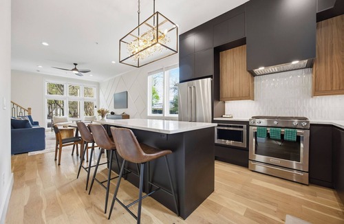 Castleberry Hill House | Steps to Mercedes Benz, Arena, GWCC, Rooftop view