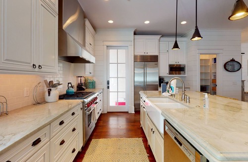 King City House | Steps to Village, Beaches, Summer Pool Access | Beautiful Custom Home Retreat!