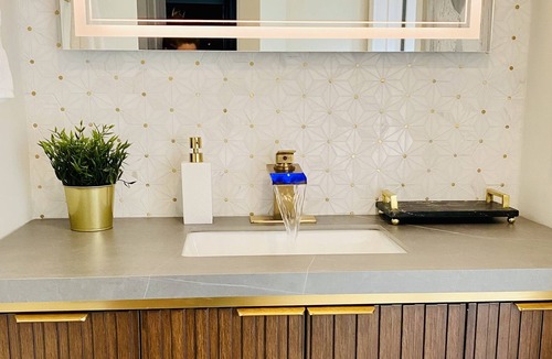 Mixon Town House | Strike A Pose in Springfield