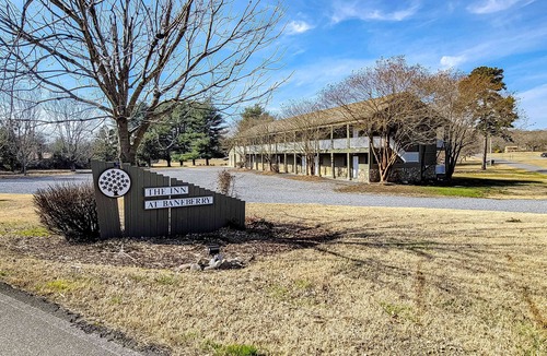 Baneberry House | Stroll to Douglas Lake, Sleeps 4, Dog OK, Games, Gym