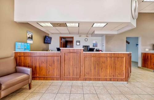 Effingham Hotel | Studio 6 Effingham, IL