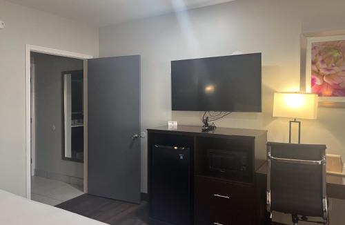 Huntsville Hotel | Studio 6 Extended Stay Huntsville, AL - US Space & Rocket Center