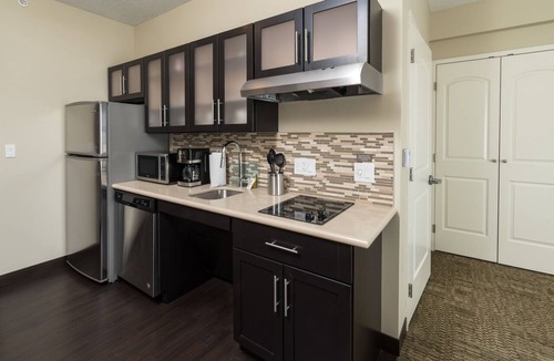 Saskatoon Apartment | Studio Suite w/Roll-In Shower | Free Breakfast