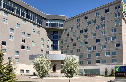 Saskatoon Apartment | Studio Suite w/Roll-In Shower | Free Breakfast