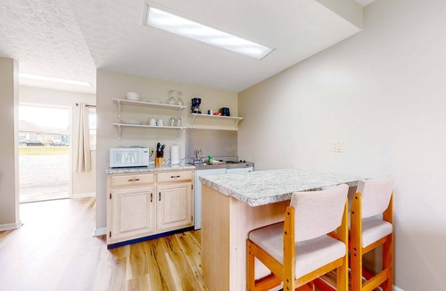 Baneberry House | Studio W Patio, Close to Lake, Fitness room, Games