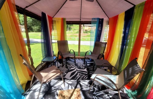 Del Rio House | Stunning Caravan with Fire Pit in Del Rio, Tennessee