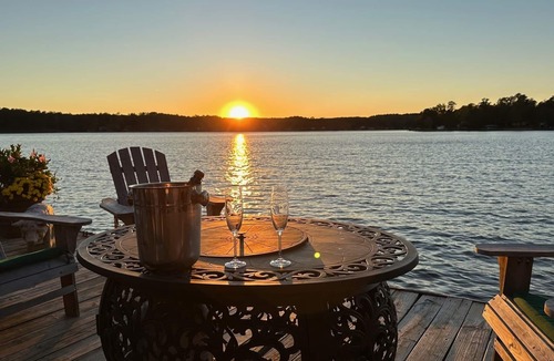 Monticello House | Stunning Lake House on Jackson Lake, huge deck, fantastic views, great sunsets