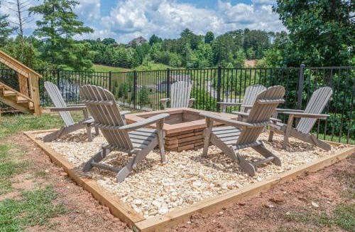 Weaverville House | Stunning Modern Retreat! Year-Round Swim Spa | Hot Tub | Movie Room | Firepit