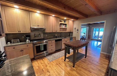Mirror Lake House | Stunning Winter Harbor Lake Winnipesaukee Vacation Home – Perfect Lakeside Retreat