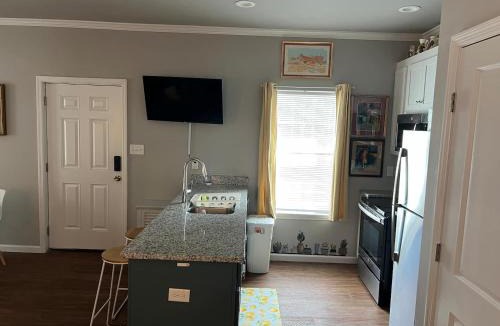Valdosta Apartment | Stylish 1BR 2 Beds Near VSUSGMC Wild Adveture