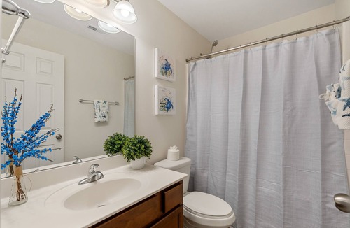 Prosperity Church Road House | Stylish 4B/3B -King Bed- Jacuzzi