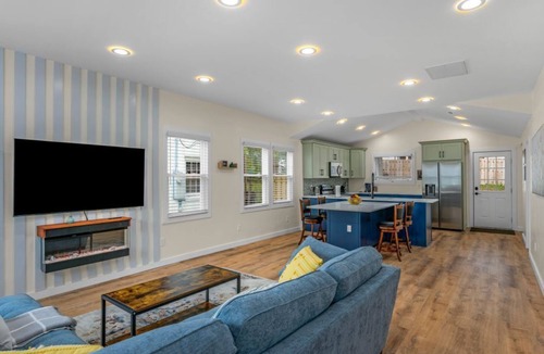 Plaza Midwood House | Stylish 4BR Haven: Serene Backyard and Fire Pit