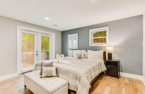 Decatur House | Stylish Atlanta Home 6BR Sleeps 12