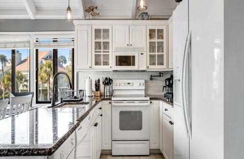 Sealoft Villas House | Stylish beach villa with three decks, and golf course views