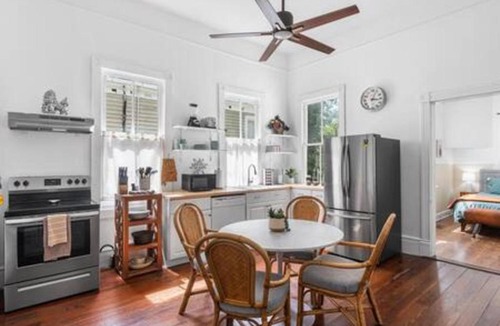 Mobile House | Stylish Historic Home 5 Min Walk to Downtown