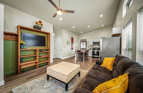 Mentone Cottage | Stylish Modern Getaway with Fire Pit near DeSoto Falls in Mentone, AL