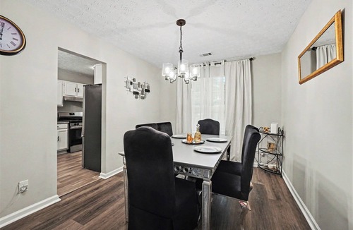 Church Street House | Stylish Riverdale Escape Minutes from Airport & Downtown Atlanta Sleeps 6