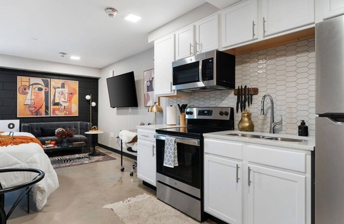 Five Points South Apartment | Stylish Uptown, Downtown Living Apartment With Free Off Road Parking