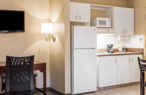 Big Shanty Hotel | Suburban Studios Kennesaw-Marietta North