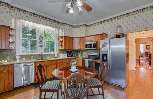 Aiken Apartment | Suite #5 Charming Boutique Suite w/Two Twin Beds