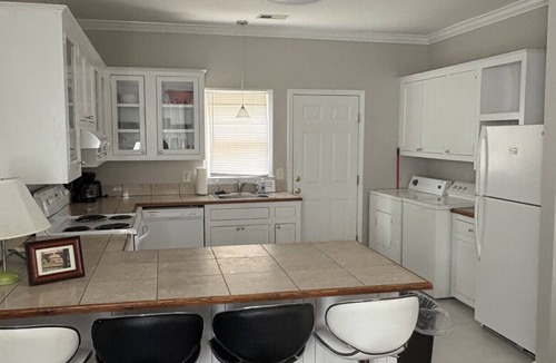 Columbus House | Suite C at Blue Sky Terrace