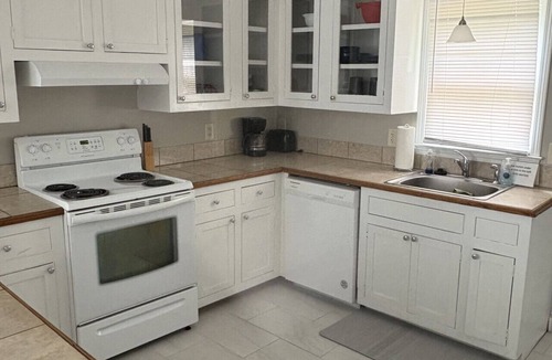 Columbus House | Suite C at Blue Sky Terrace