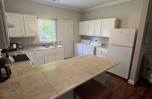 Columbus House | Suite C at Blue Sky Terrace