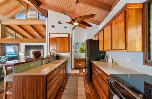 Kahaluu Bay House | Summer Deal Kona Oceanfront Estate with Pool Water Slide Guest House