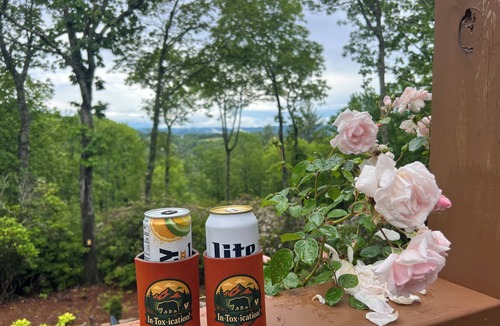 Lake Toxaway Cabin | Summer is Here! It’s Hiking Season! Long Range Views with Hot Tub!