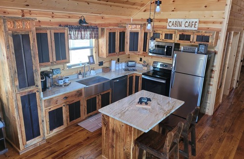 Murphy Cabin | Summer Special, Mountain View Cabin,15 Min to Casino, Family Friendly