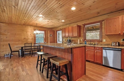 Waynesville Cabin | SUMMER SPECIALS! Luxury Mountain Cabin w/Hot Tub, Game Room