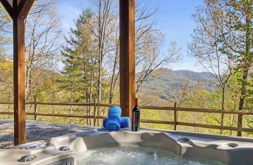 Waynesville Cabin | SUMMER SPECIALS! Luxury Mountain Cabin w/Hot Tub, Game Room