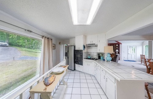 Jonesboro House | Summer Vacy/20-30 minutes to downtown Atlanta/Sleeps 12/Private Pool
