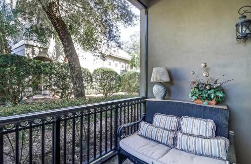 American Beach House | Summerwoods end-unit condo with an outdoor pool, central AC, & washer/dryer