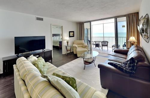Mid Island Apartment | Sun Caper 805